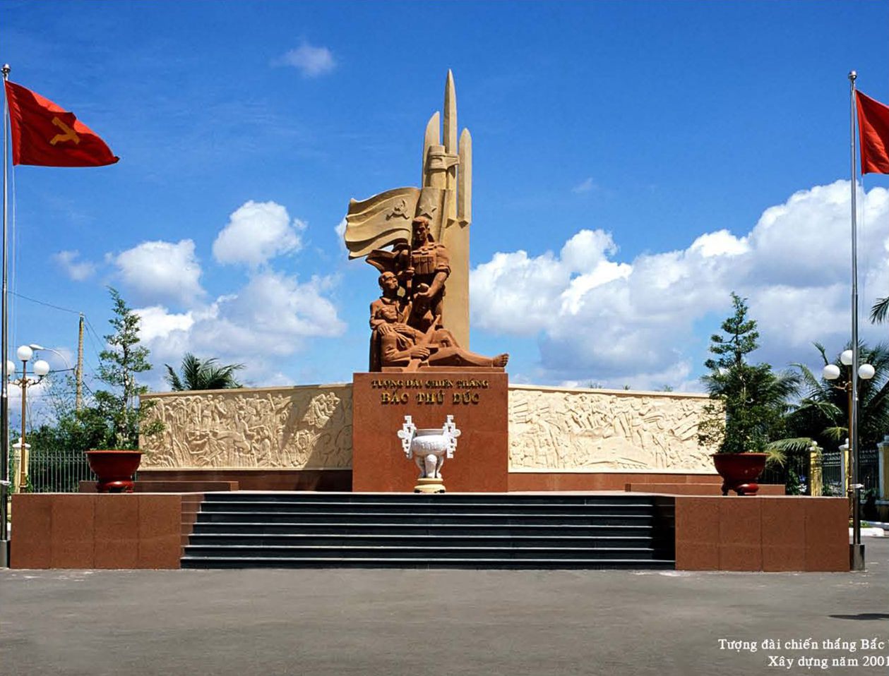 MONUMENT OF NORTH THU DUC