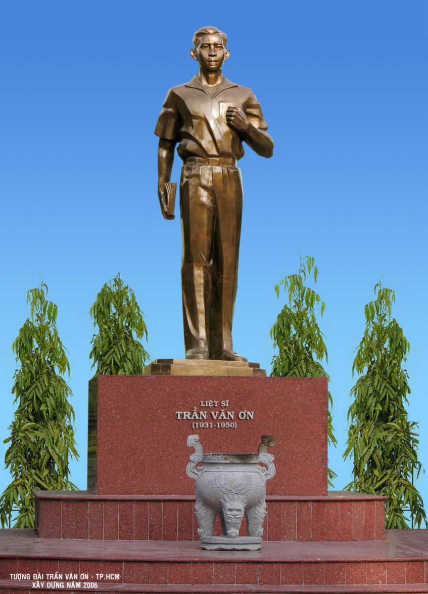 TRAN VAN ON MONUMENT